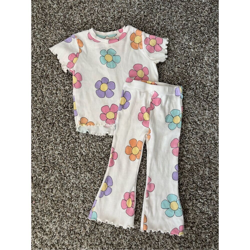 ❤️Jessica Simpson Baby Girl 2 Pc Outfit 24M